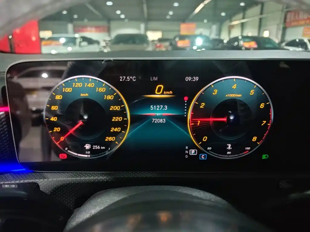 Mercedes-Benz A-Class 2019 — фото 12