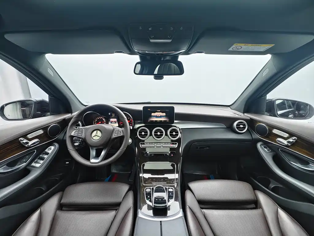Mercedes-Benz GLC 2018 — фото 12