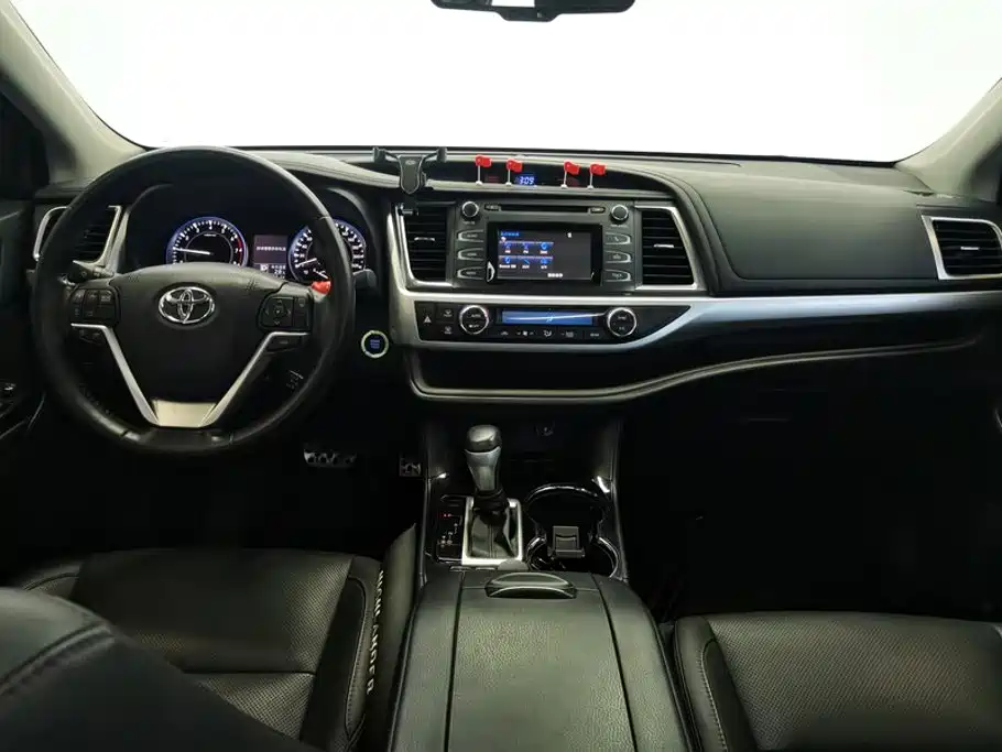 Toyota Highlander 2018 — фото 12