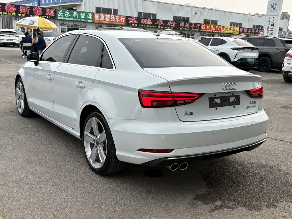 Audi A3 2018 — фото 13