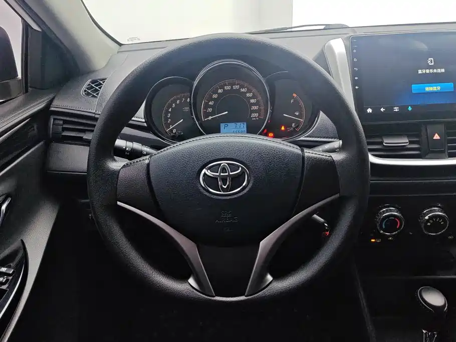 Toyota Yaris L 2020 — фото 15