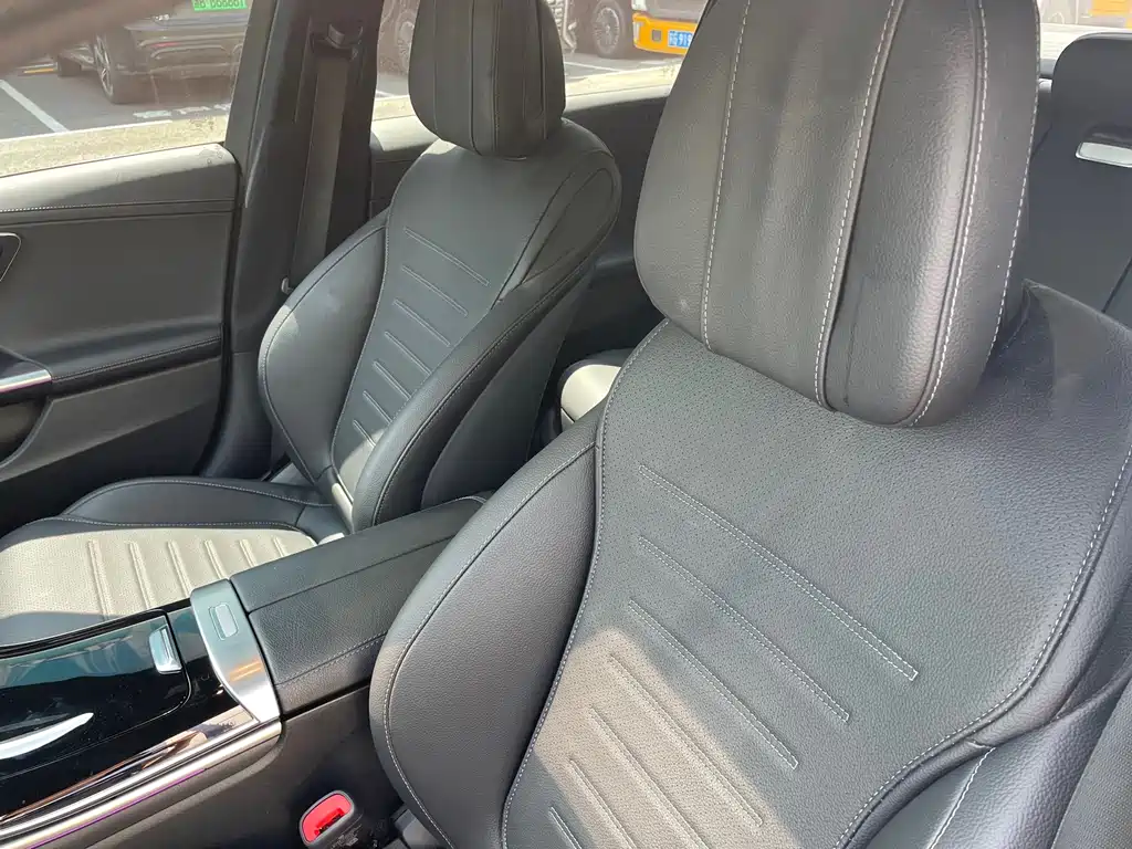 Mercedes-Benz C-Class 2023