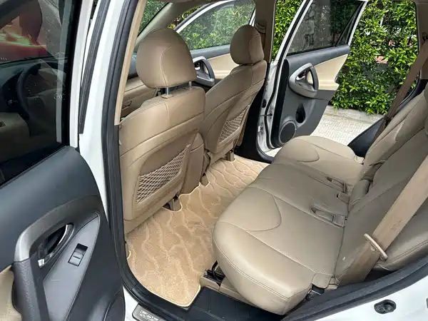 Toyota RAV4 2012