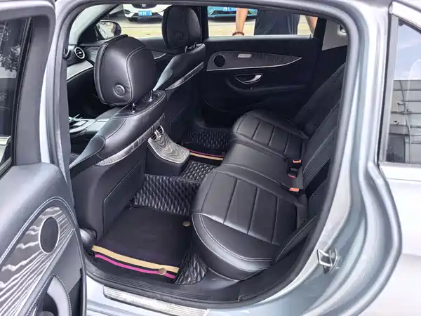 Mercedes-Benz E-Class 2022