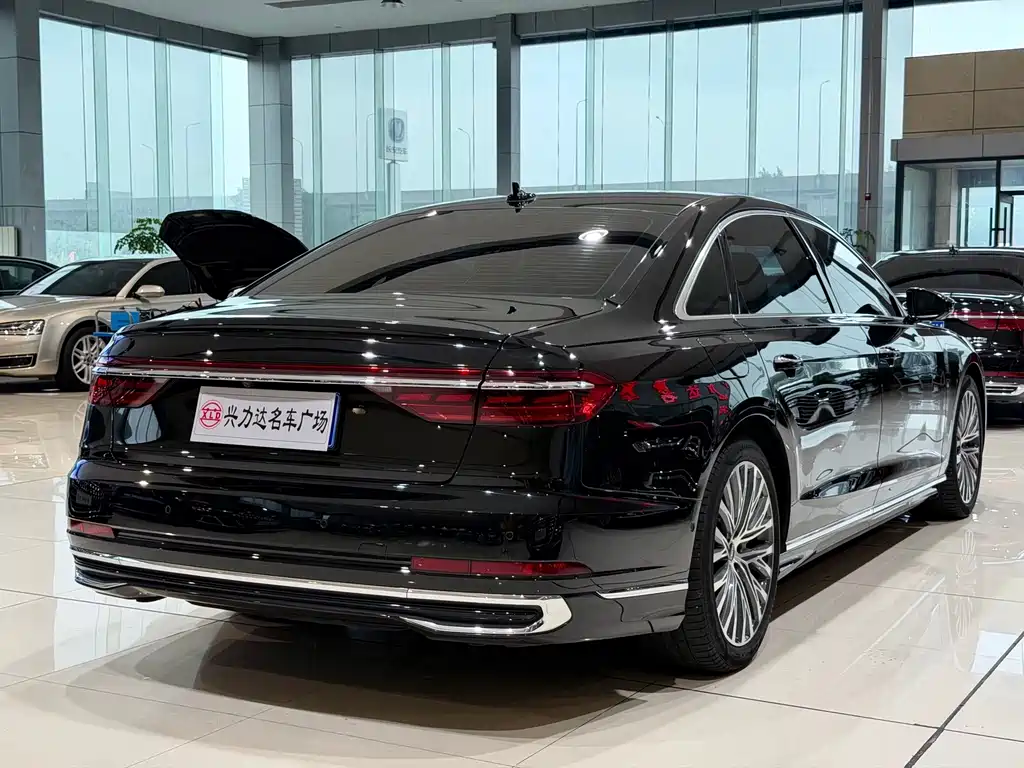 Audi A8 2023