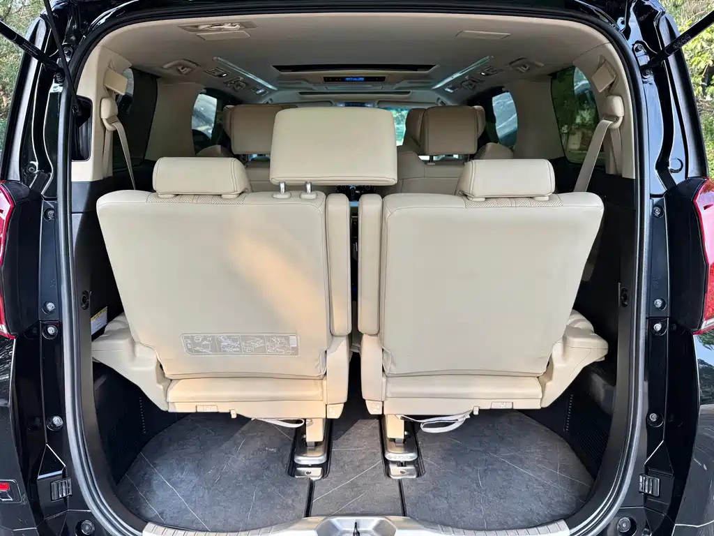 Toyota Alphard 2021 — фото 16