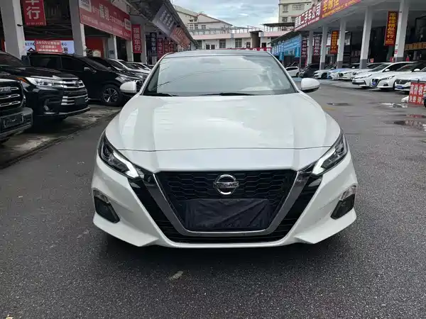 Nissan Teana 2022