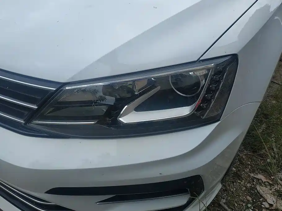 Volkswagen Sagitar 2018