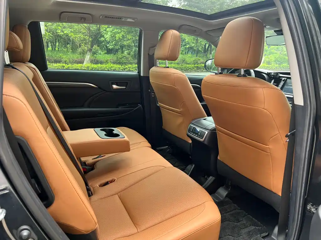 Toyota Highlander 2019 — фото 10
