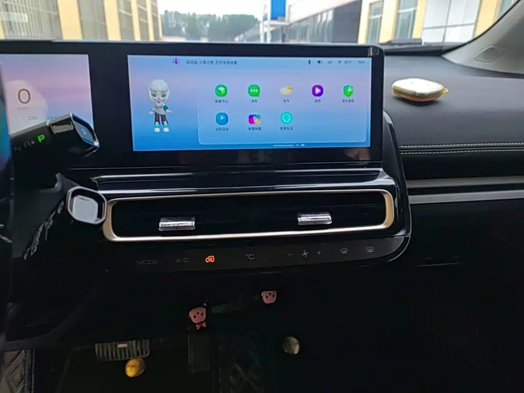 Baojun Kiwi EV 2022 — фото 13