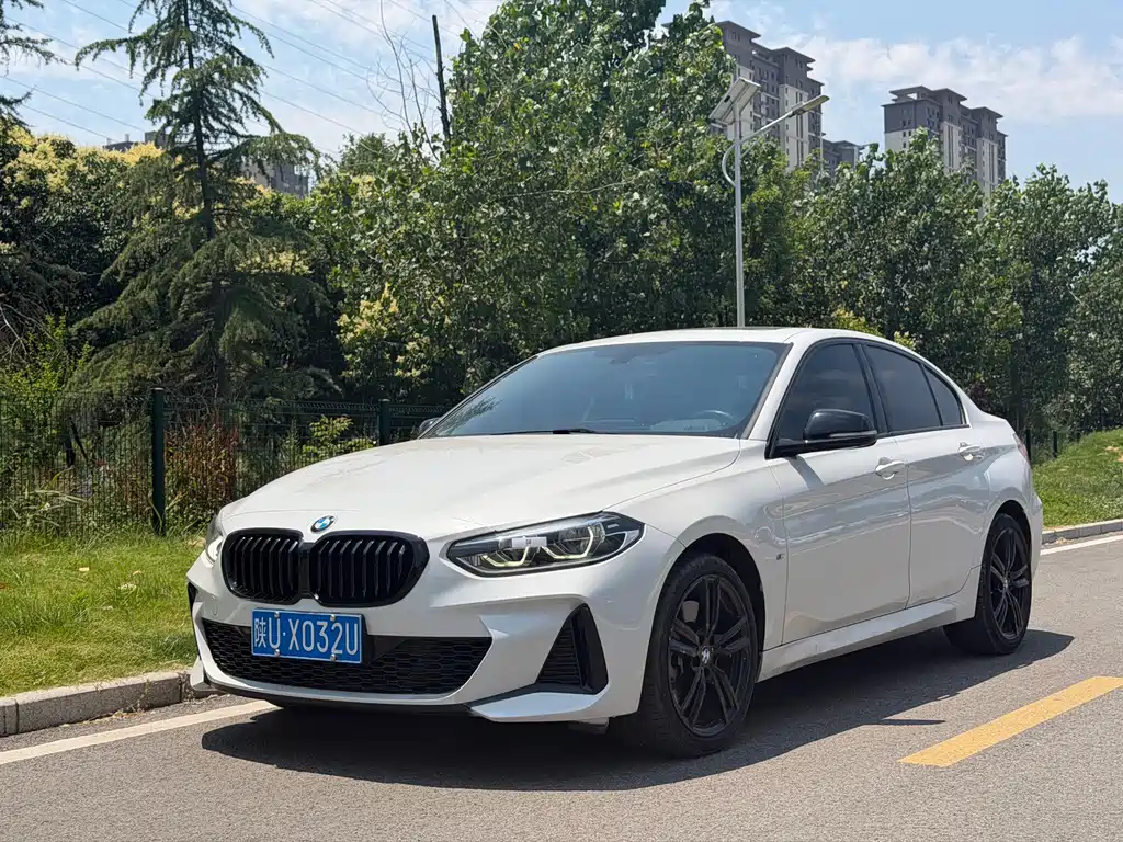 BMW 1 Series 2023 — фото 1