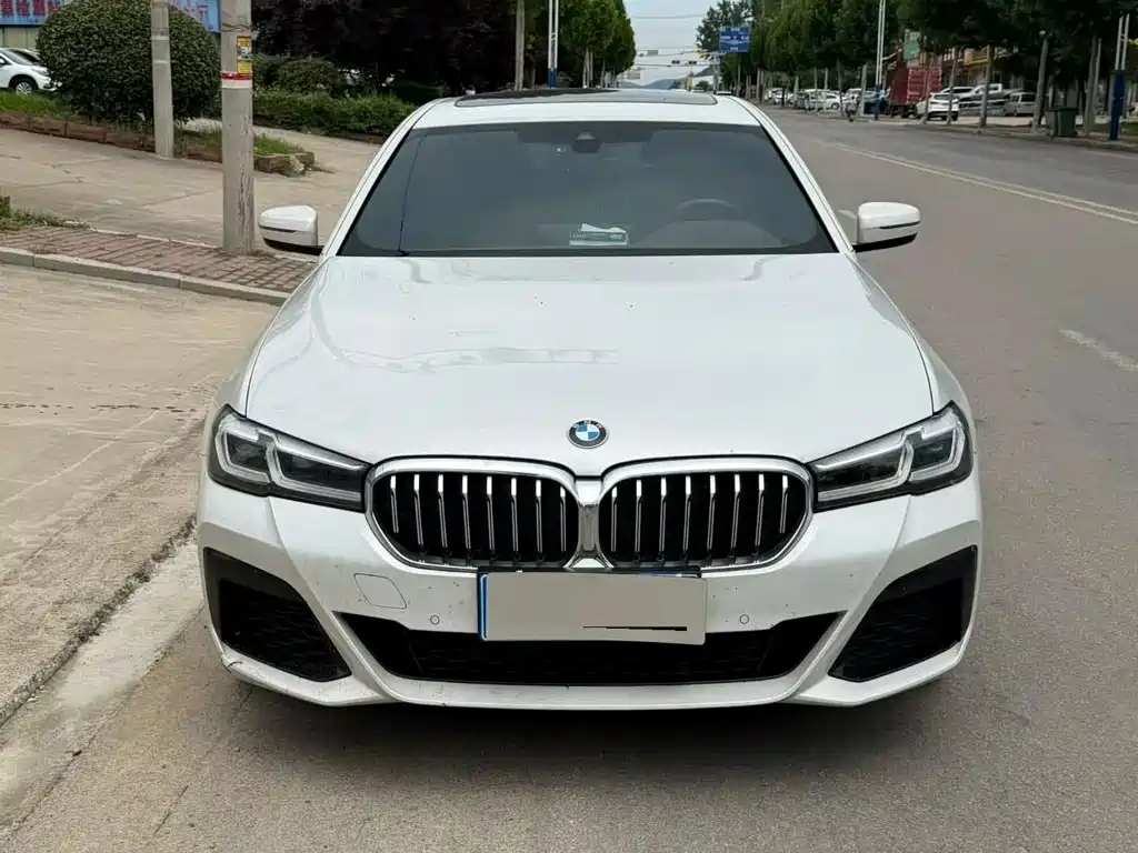 BMW 5 Series 2023 — фото 2
