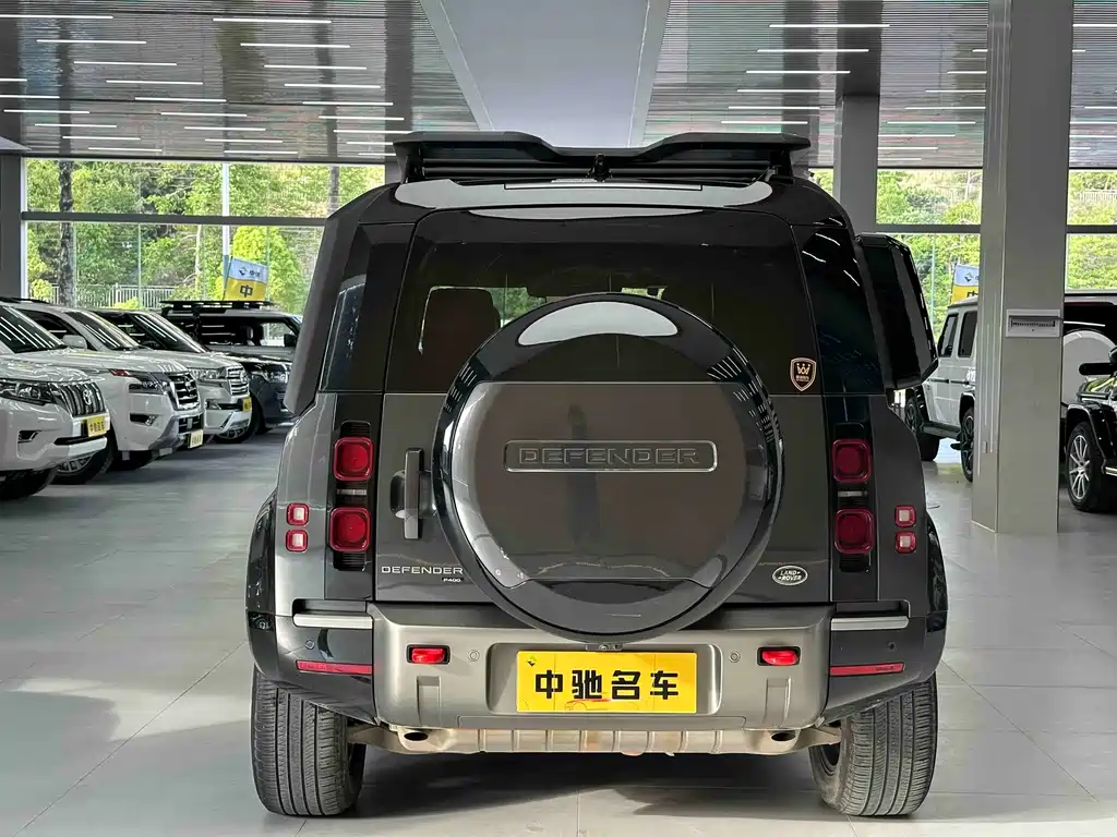 Land Rover Defender 2023 — фото 9