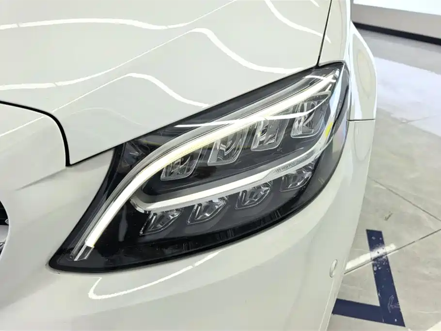 Mercedes-Benz C-Class 2021