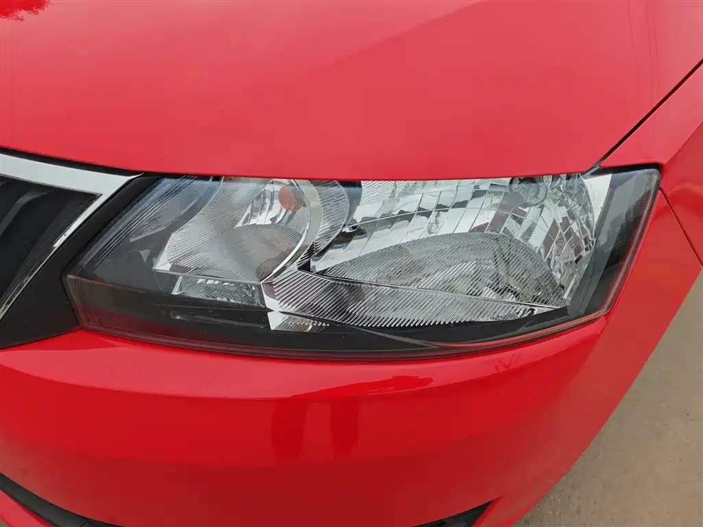 Skoda Rapid Spaceback 2016 — фото 4