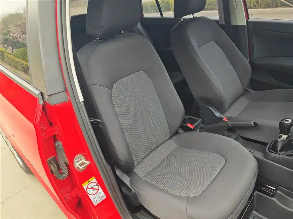 Skoda Rapid Spaceback 2016 — фото 7
