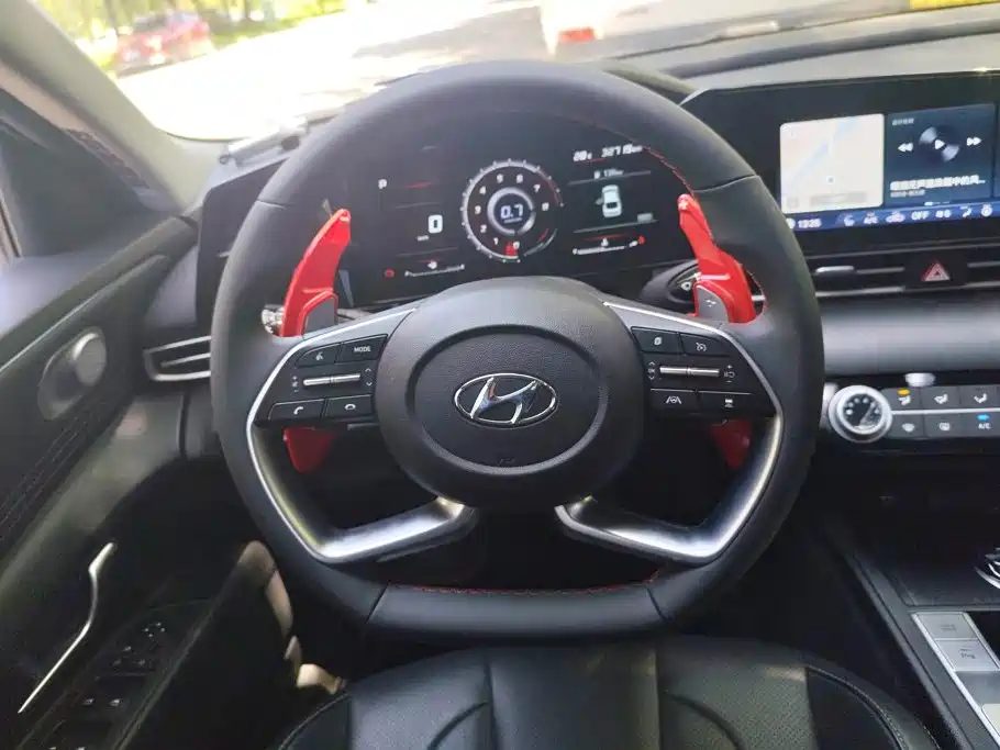 Hyundai Elantra 2020 — фото 15