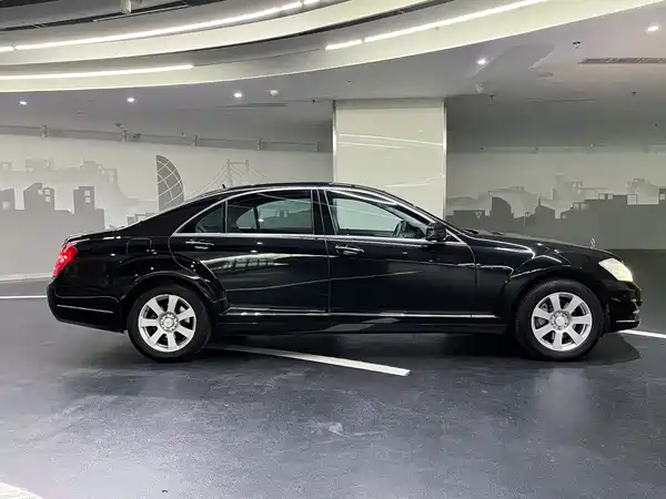 Mercedes-Benz S-Class 2010