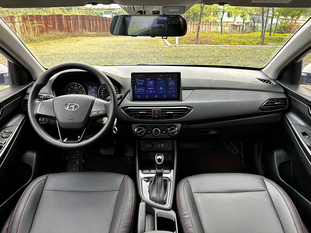 Hyundai Elantra 2019 — фото 8