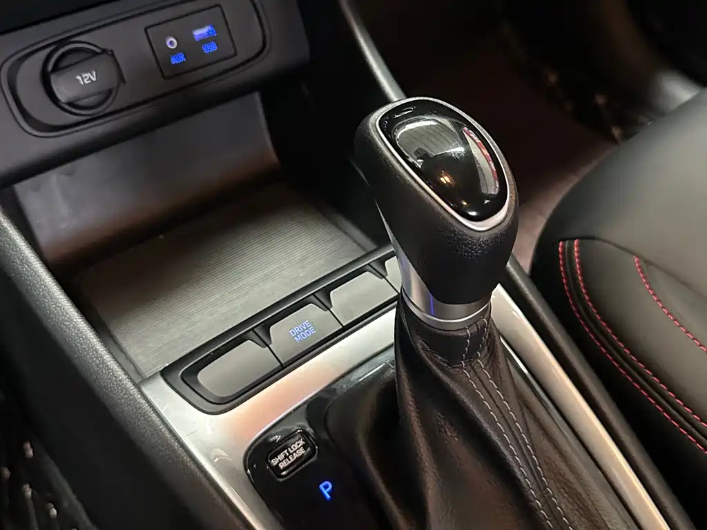 Hyundai Elantra 2019 — фото 17