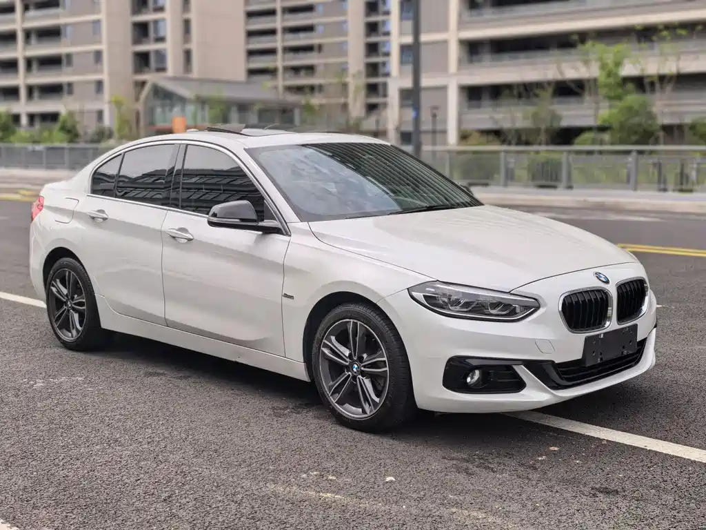 BMW 1 Series 2019 — фото 3