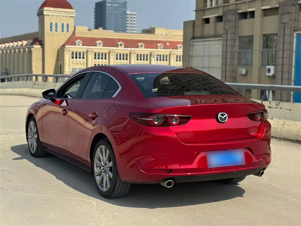 Mazda 3 Axela 2023 — фото 16