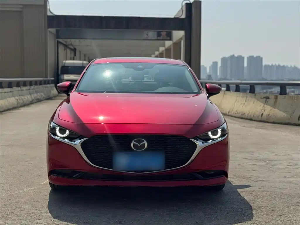 Mazda 3 Axela 2023 — фото 10