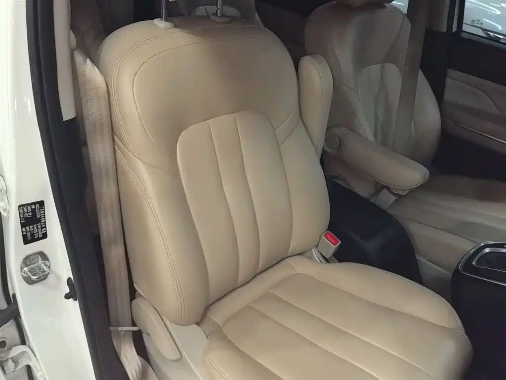 GAC Motor Trumpchi M6 2021 — фото 17