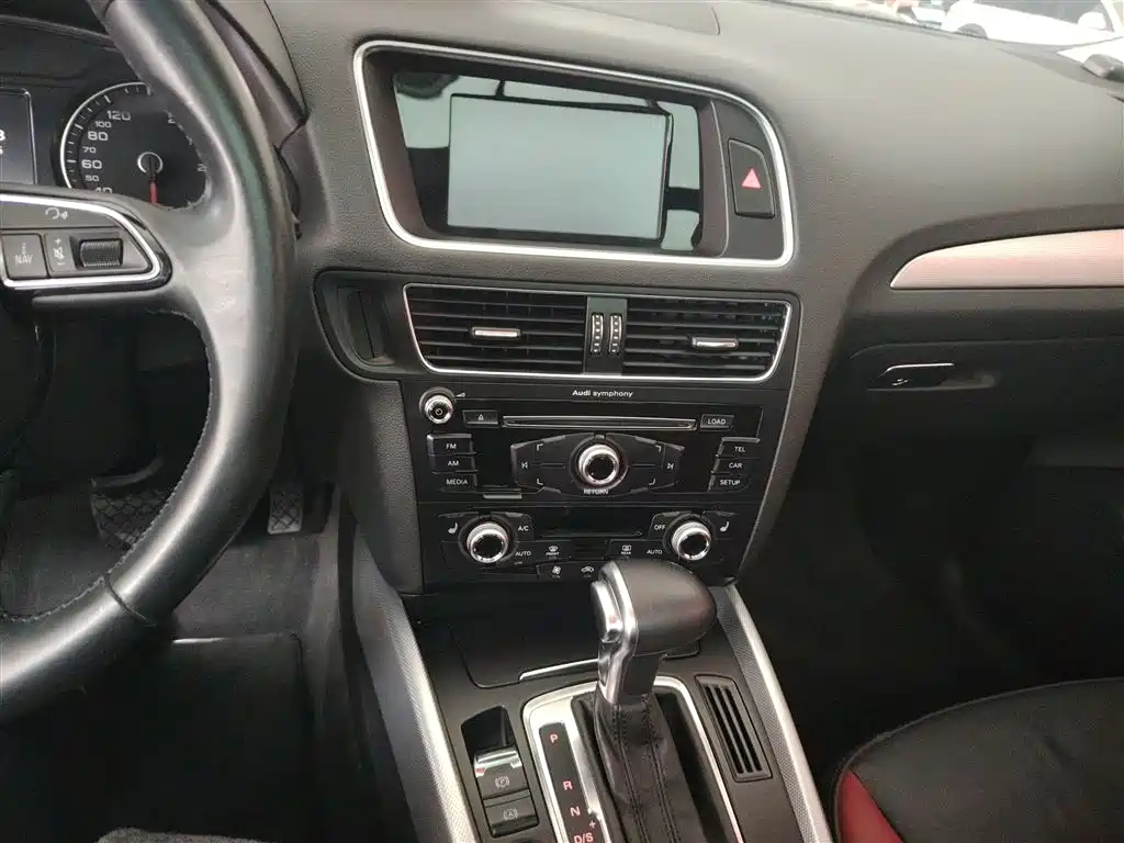 Audi Q5 2017 — фото 2