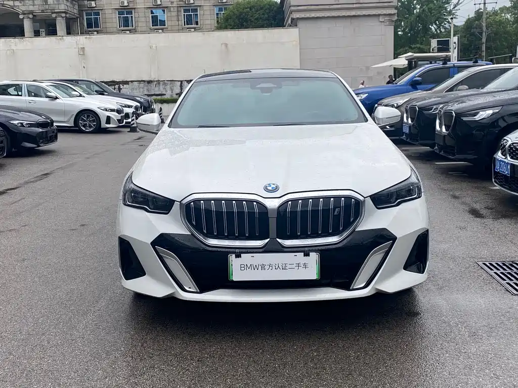 BMW i5 2024 — фото 2