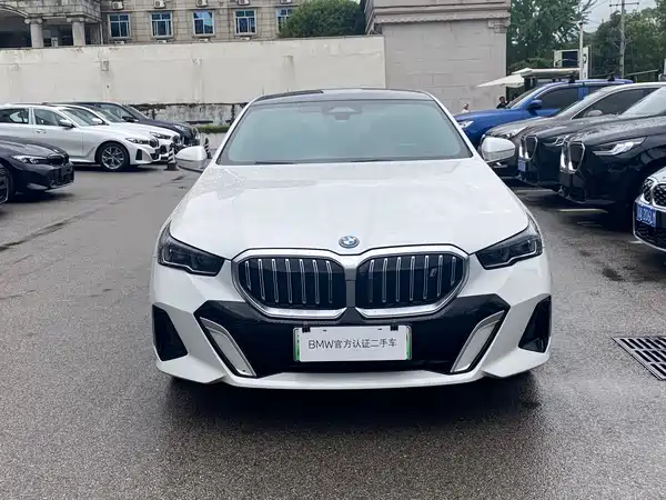 BMW i5 2024