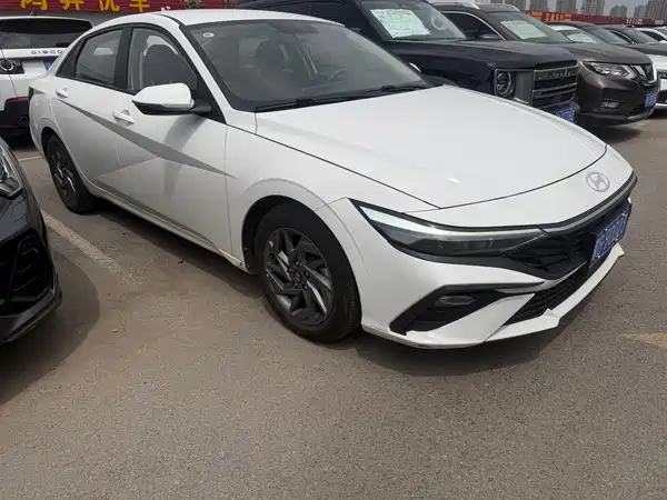 Hyundai Elantra 2024