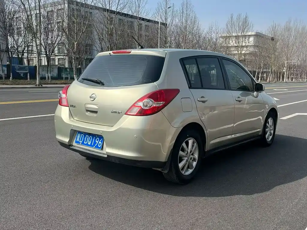Nissan Tiida 2010