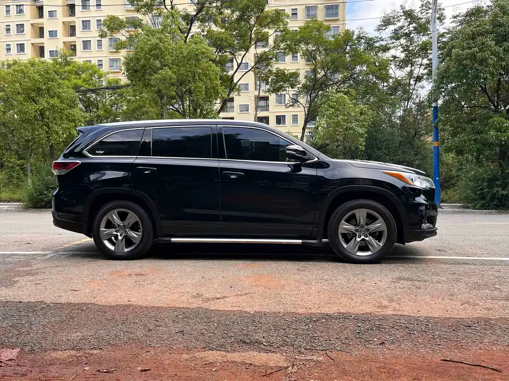 Toyota Highlander 2017 — фото 4