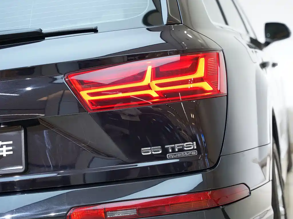 Audi Q7 2019 — фото 9
