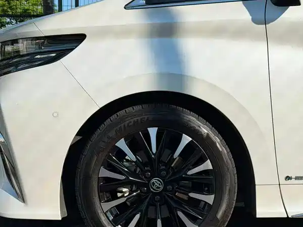 Toyota Alphard 2023