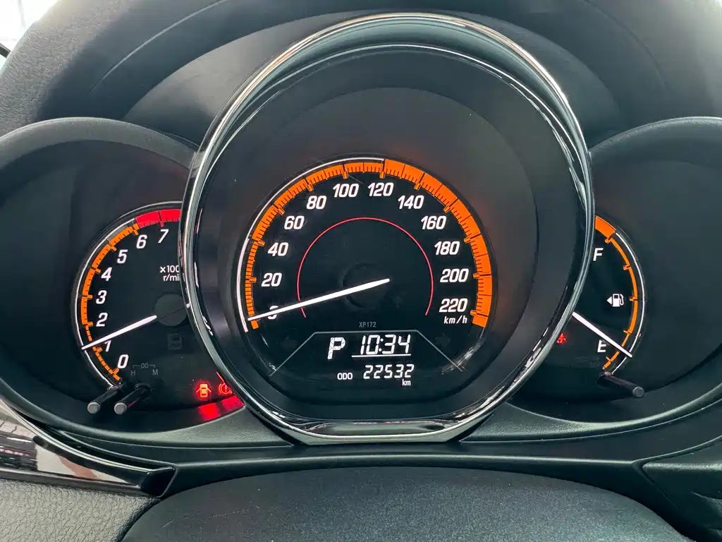Toyota Yaris L 2022 — фото 17