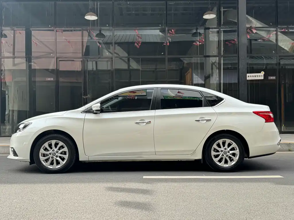 Nissan Sylphy 2018 — фото 18