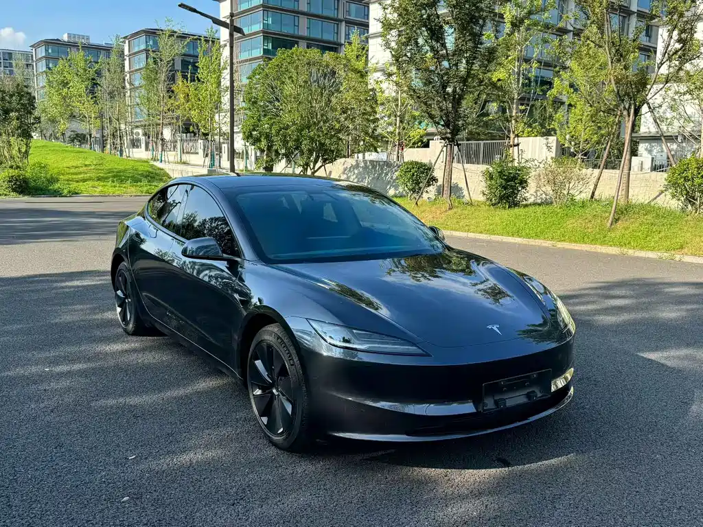 Tesla Model 3 2024 — фото 1