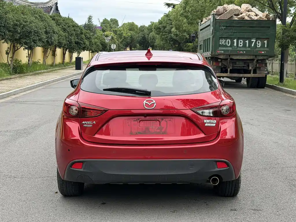 Mazda 3 Axela 2016 — фото 9