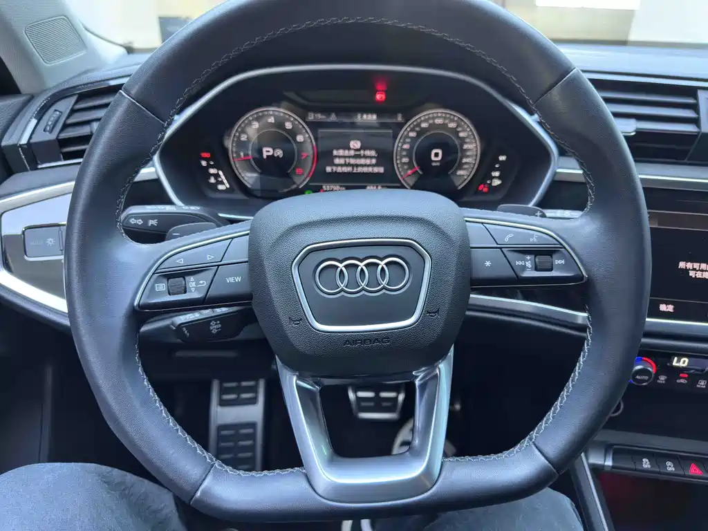 Audi Q3 2023 — фото 11