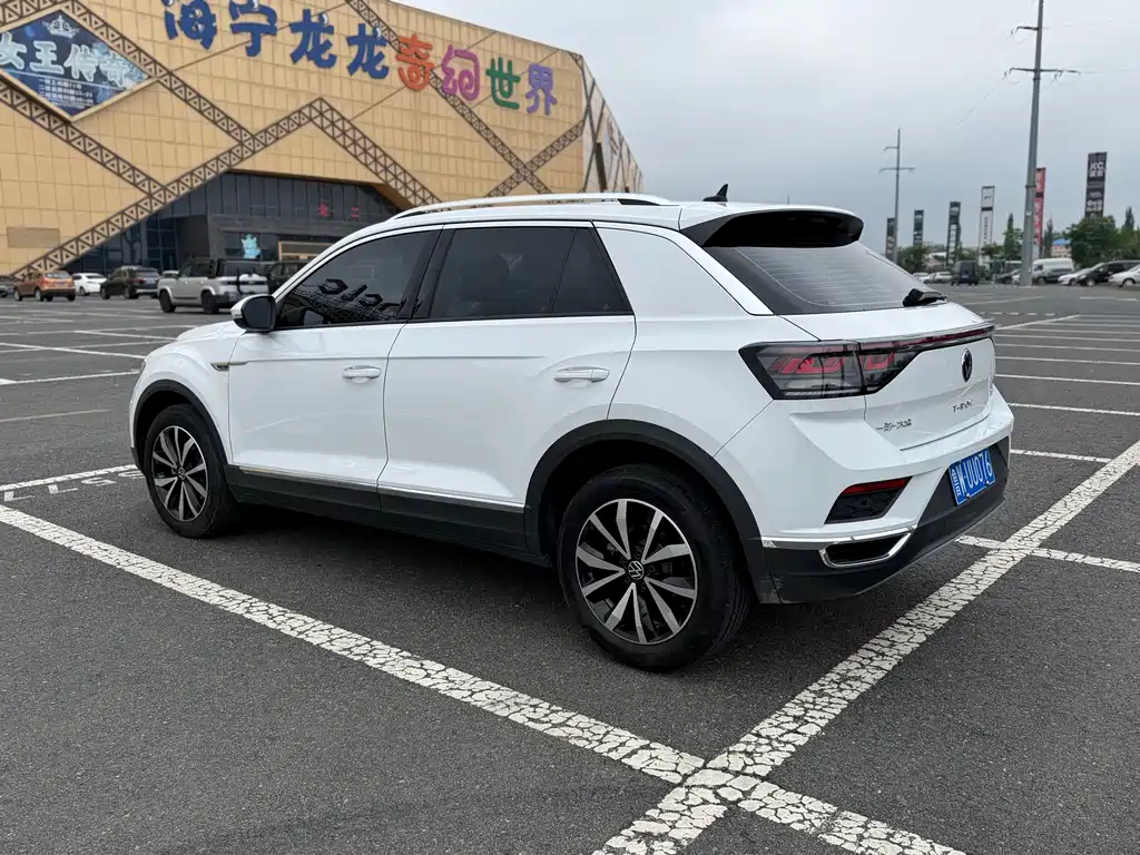 Volkswagen T-Roc 2023 — фото 6