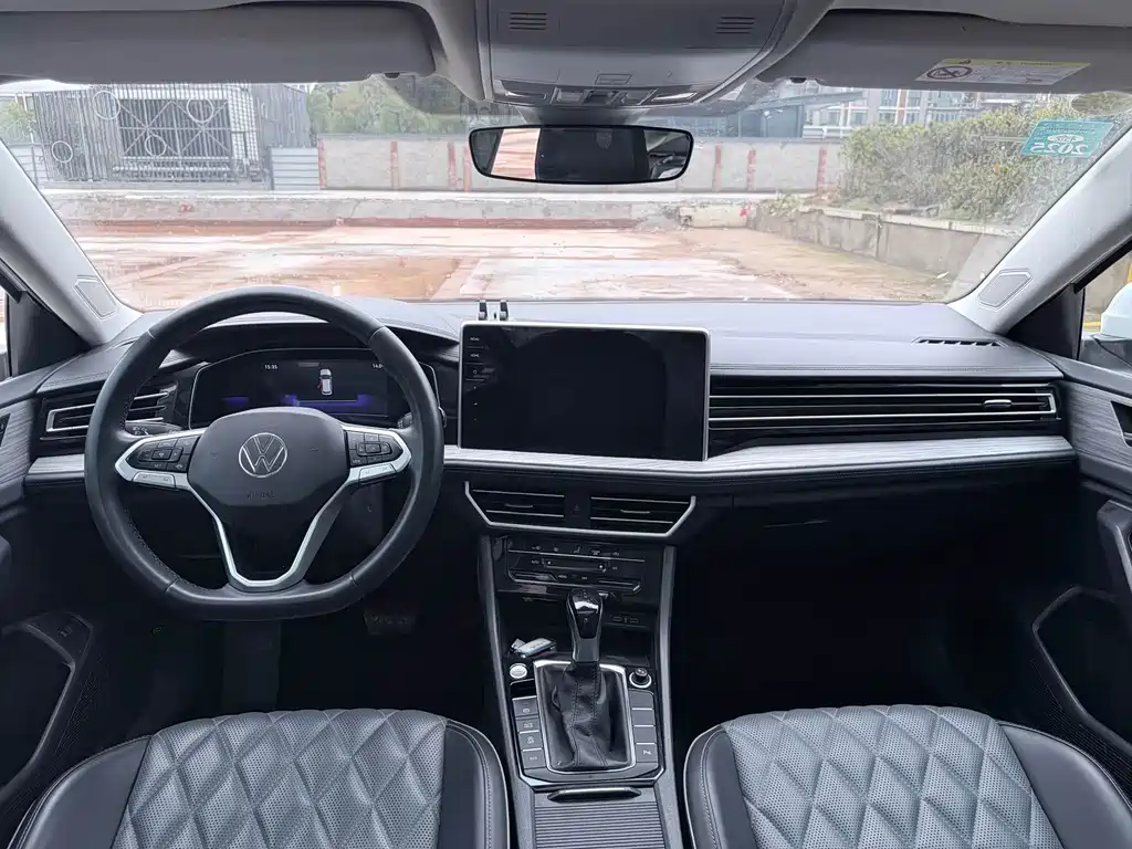 Volkswagen Sagitar 2021