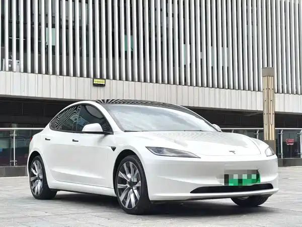 Tesla Model 3 2025