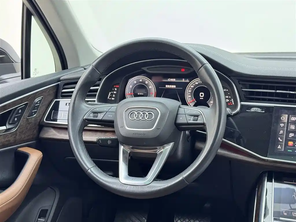 Audi Q7 2023 — фото 21