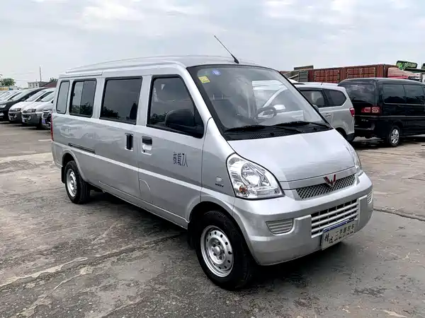 Wuling Rongguang 2017