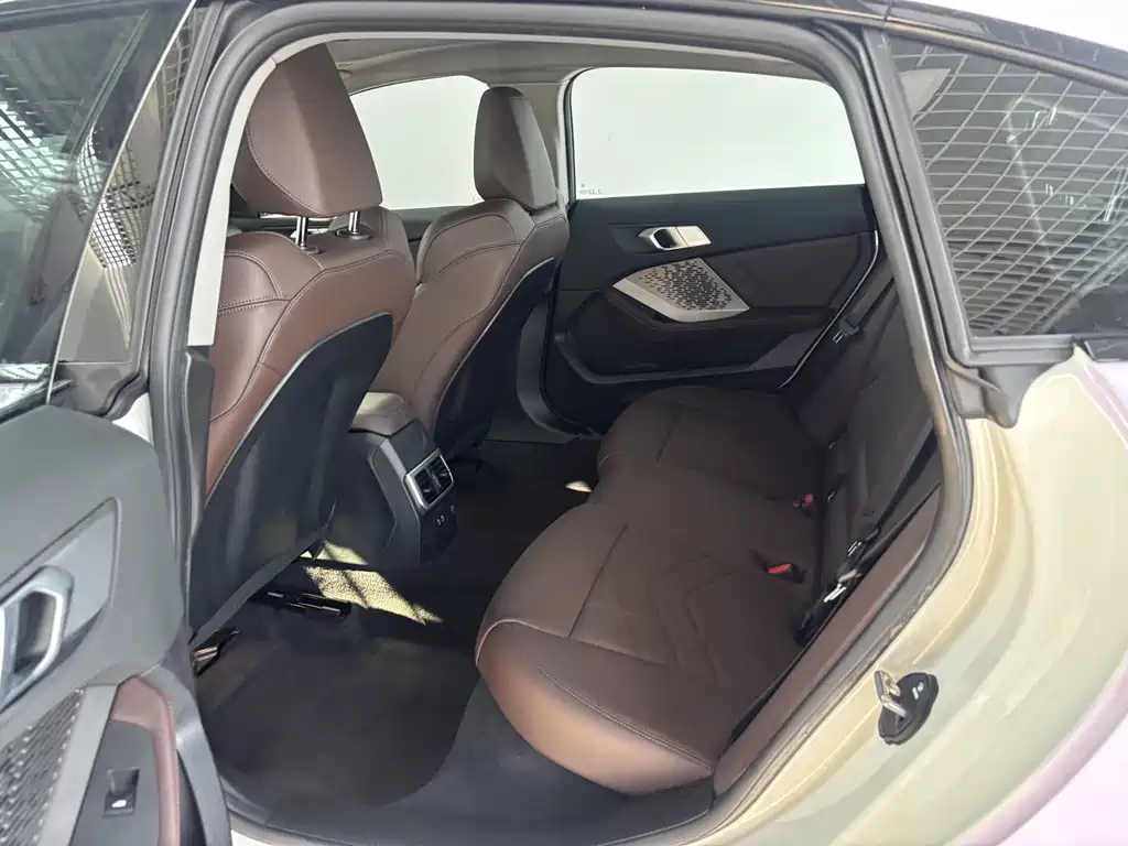 BMW 2 Series 2025 — фото 19