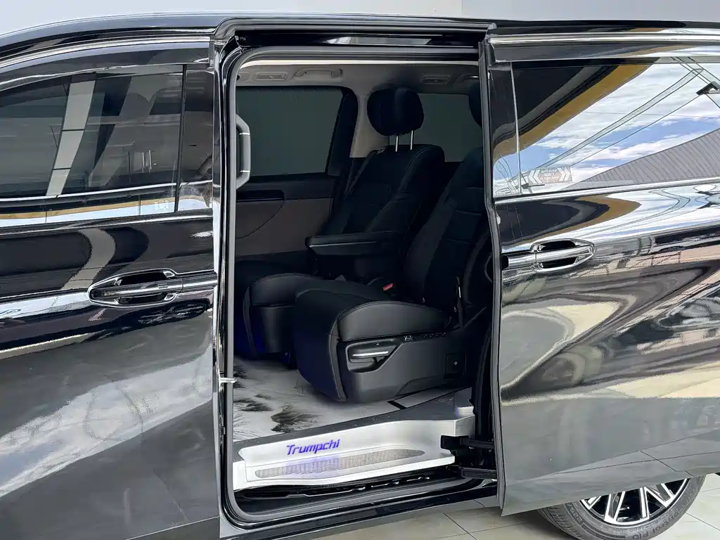 GAC Trumpchi E8 PHEV 2024 — фото 6