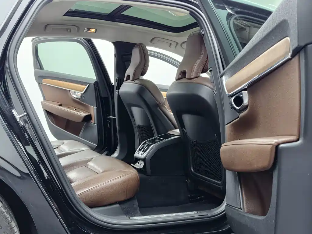 Volvo S90 2018 — фото 15