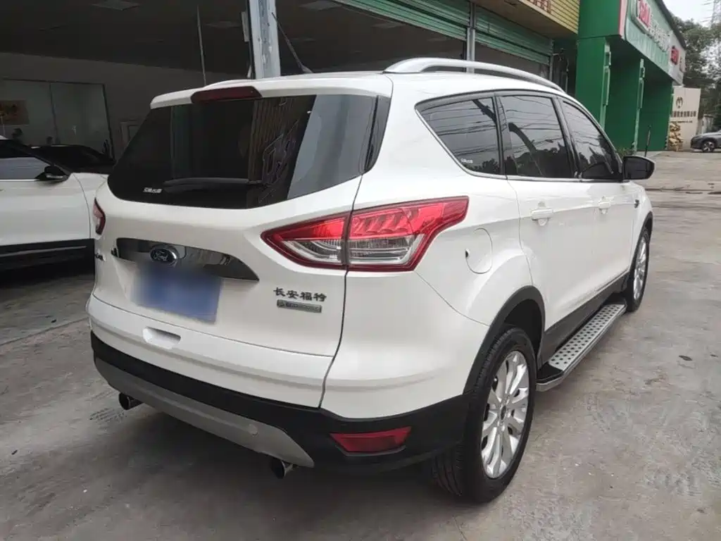 Ford Kuga 2015 — фото 7